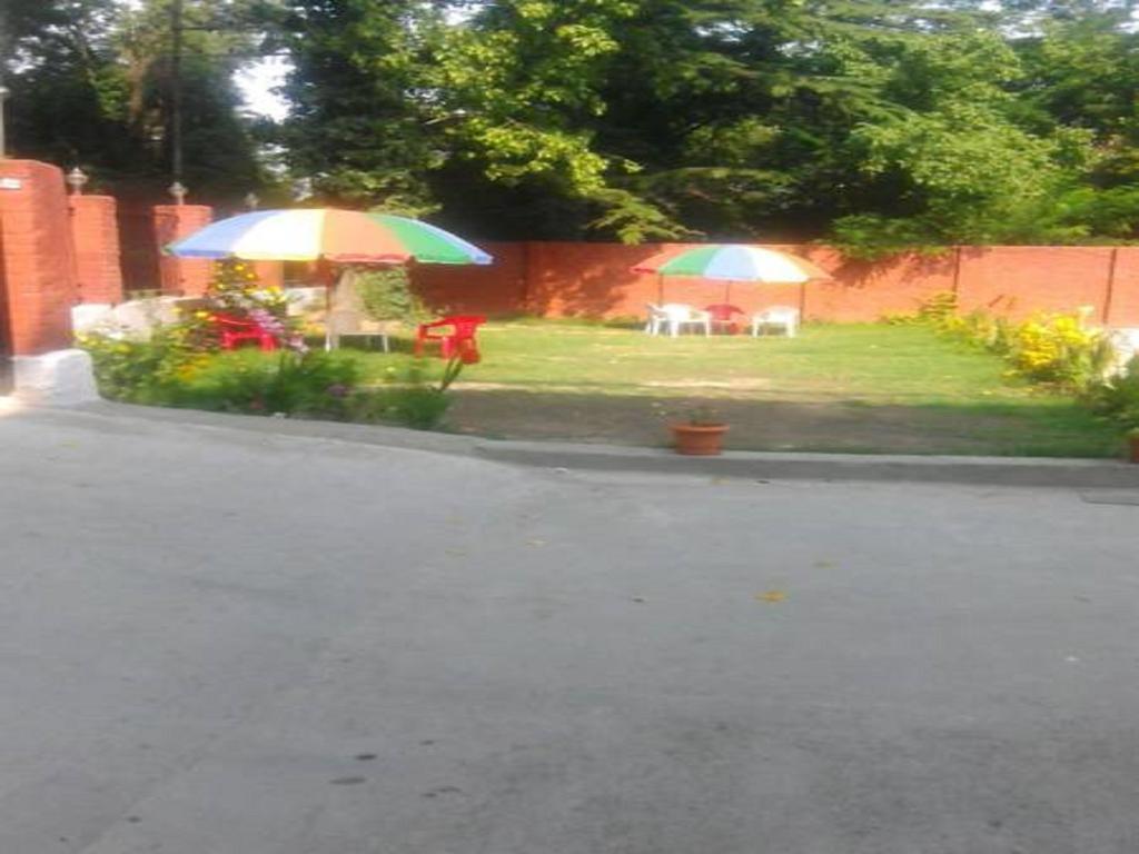 Hotel Grand Jigar Srīnagar Exterior foto