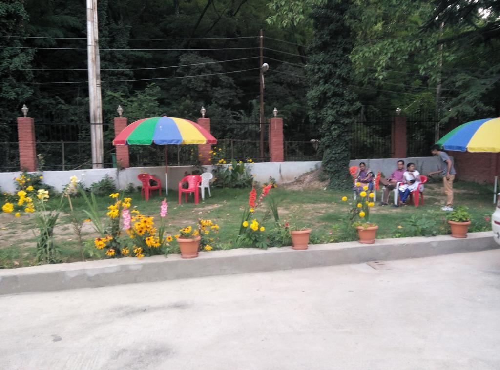 Hotel Grand Jigar Srīnagar Exterior foto